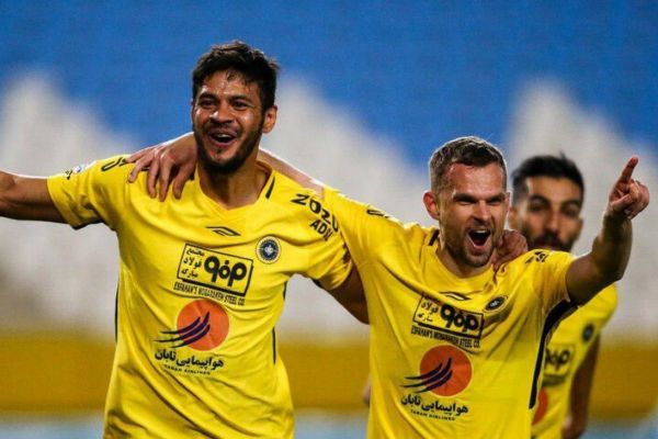  هافبک خارجی سپاهان از مجارستان به ایران بازگشت