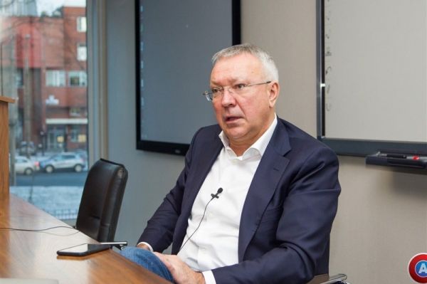 بلوس باید به سردار آزمون اجازه جدایی بدهیم