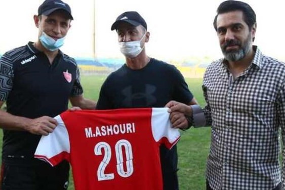  عاشوری  خوشحالم که پرسپولیسی‌های با اخلاق و پرافتخار در راس کادر فنی هستند