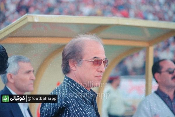  نصرالله عبداللهى سرپرست استقلال در اواخر دهه هفتاد