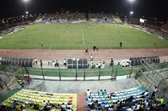 حواشی نفت آبادان و پارسجنوبی توقف بازی به دلیل ایراد در سیستم روشنایی