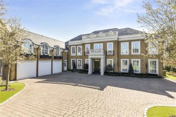 تخفیف باورنکردنی جان تری برای فروش خانهاش؛ علت کرونا