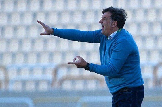 آب پاکی سرمربی کروات روی دست مدیران شاهین بوشهر میشو نمیخواهم با جانم بازی کنم