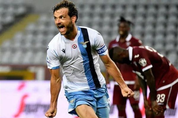  سری A   لاتزیو با شکست تورینو فاصله‌اش با یوونتوس صدرنشین را کم کرد