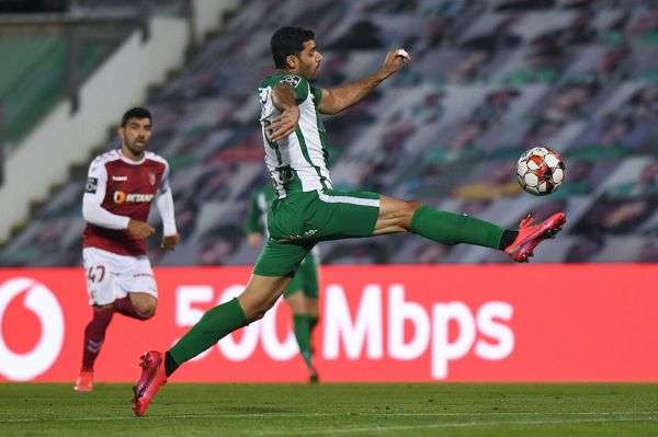 رئیس باشگاه ریو آوه هنوز با بنفیکا بر سر طارمی به توافق نرسیدهایم