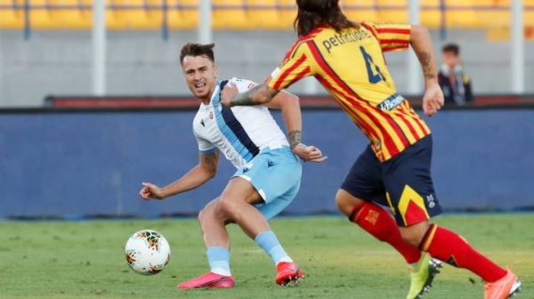  محصول آکادمی بارسلونا به علت گاز گرفتن حریف چهار جلسه محروم شد