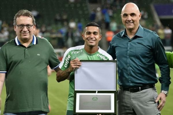 جانشین مانژوکیچ آخر هفته به همگروه پرسپولیس ملحق میشود