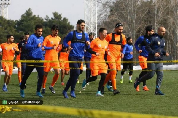 فرزامی برخی از بازیکنان استقلال در شرایط بدنی خوبی قرار ندارند