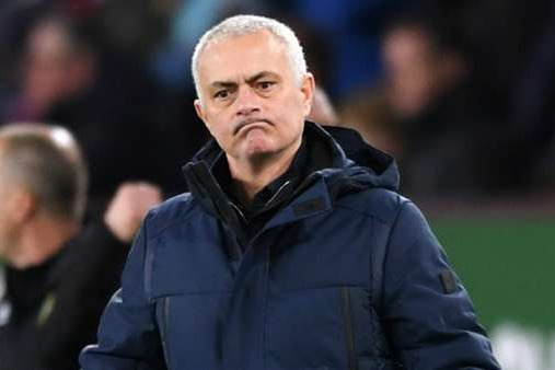 مورینیو تاتنهام قبل از جدایی من قهرمان خواهد شد