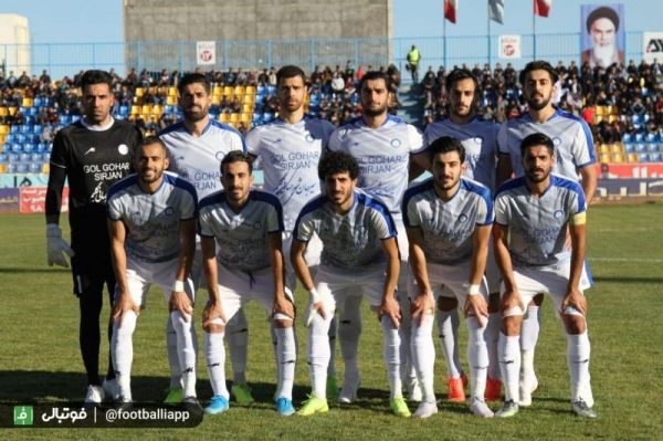 شکایت رسمی باشگاه گلگهر از کمک داور بازی مقابل پیکان