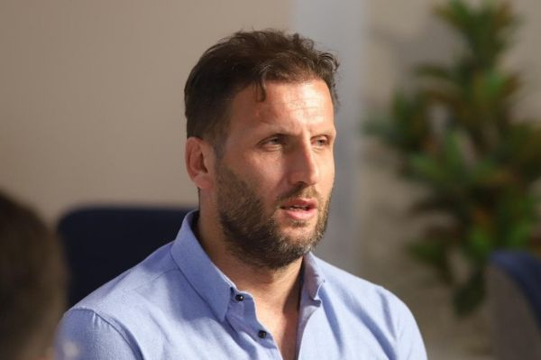 بنگر اسطورههای سپاهان نیم فصل در این تیم بازی کردند