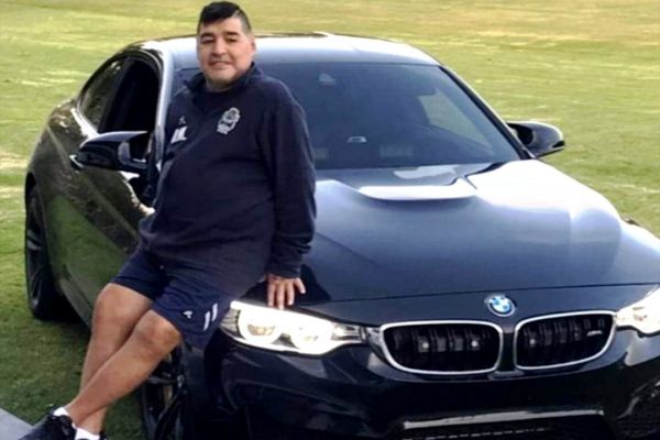 خودروی عجیب و جدید مارادونا BMW با آژیر پلیس