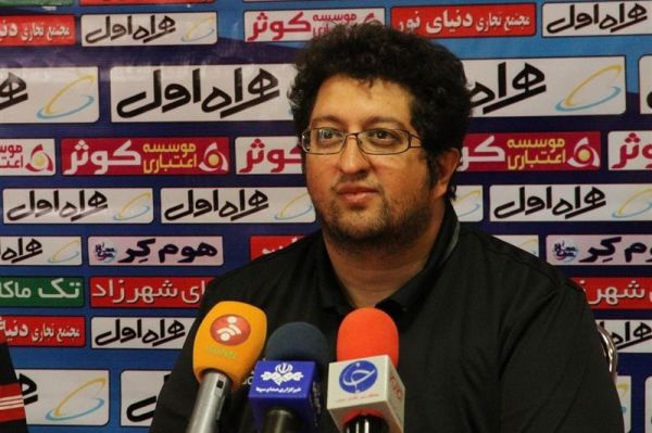 سرمربی ماشینسازی در نشست خبری دیدار با ذوبآهن شرکت نکرد