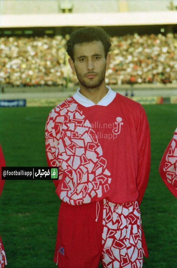  نوستالژی  يحيى گل محمدى سرمربى فعلى پرسپوليس با پيراهن اين تيم در سال ٧٤