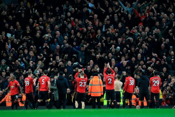 نخست وزیر انگلیس تماشاگران میتوانند از اکتبر به ورزشگاهها برگردند