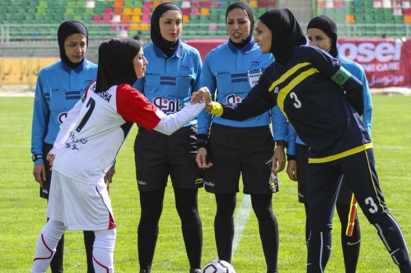 پایان مسابقات لیگ برتر فوتبال بانوان شهرداری بم قهرمان شد