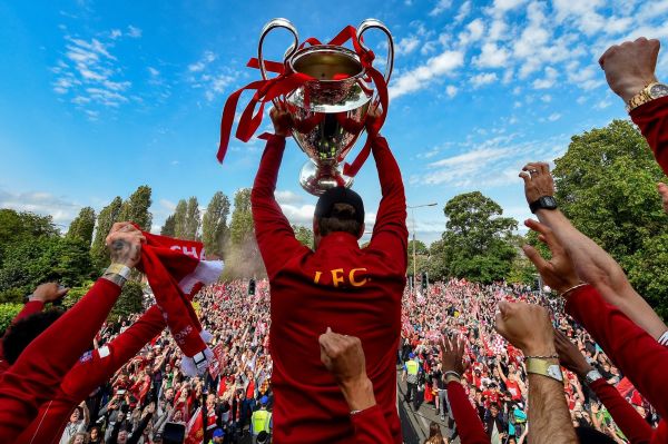 جام قهرمانی لیگ برتر کِی به دست لیورپول می رسد