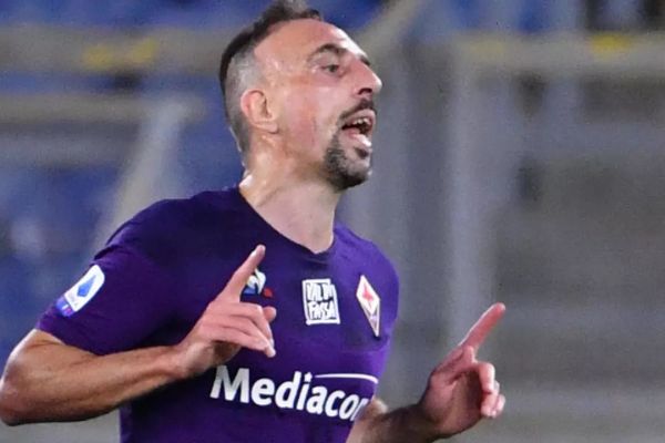 تماس فرانک ریبری با گوتزه و مانژوکیچ؛ به فیورنتینا بیایید