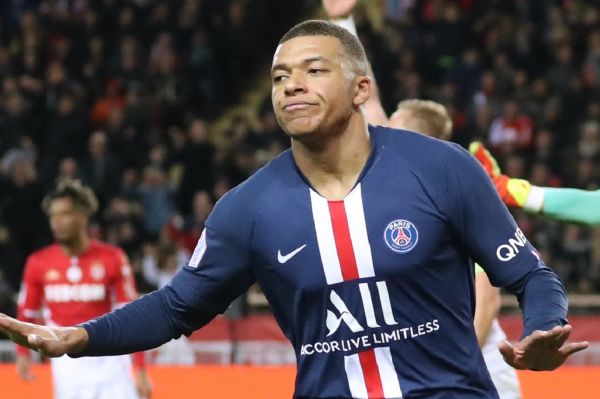 کیلیان امباپه روی پوستر بازی فیفا 21 قرار میگیرد