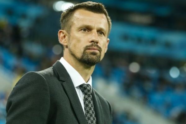  سرمربی زنیت  سردار آزمون باعث افتخار است