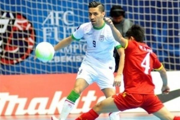 سنگ سفیدی قراردادش با گیتیپسند اصفهان را تمدید کرد