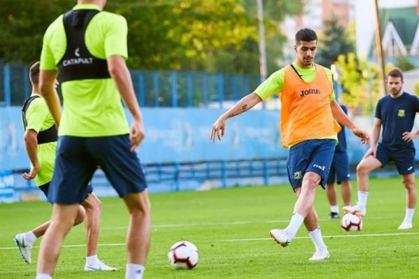 کاهش قیمت عزتاللهی در میان بازیکنان روستوف