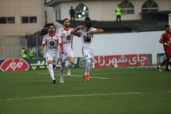 شادی علی علیپور بعد از گلزنی به نساجی