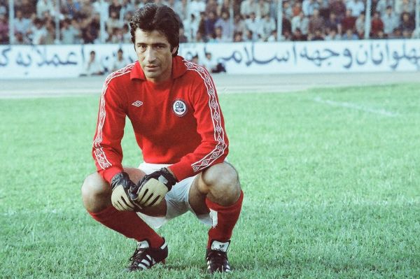 تصویری دیده نشده از ناصر حجازی در خیابانهای روسیه عکس