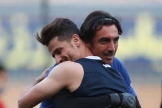  حواشی شهرخودرو - استقلال  برخورد گرم بازیکنان استقلال با رحمتی