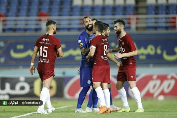 جرو بحث گلر استقلال با عکاس مشهدی کنایه چشمی به مهاجمان شهرخودرو