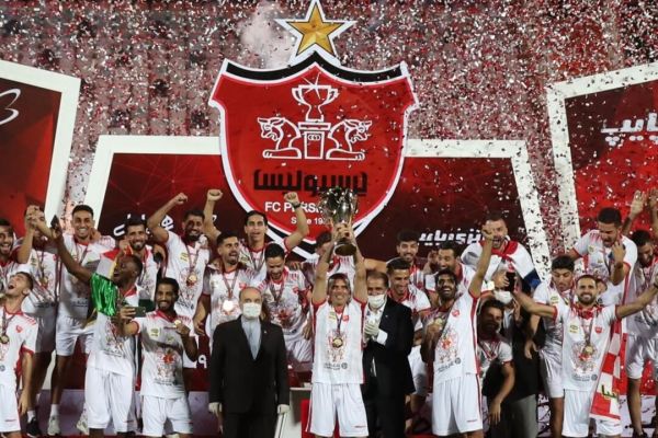  گزارش ایسنا جشن قهرمانی پرسپولیس یا جولانگاه تابلوهای تبلیغاتی