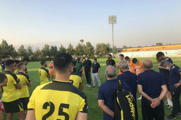  حضور مهاجم اسبق سپاهان در تمرین شاگردان قلعه‌نویی