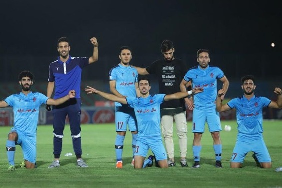 مربی پیکان استرس زیادی روی بازیکنان بود با شکست نفت وضعیتمان بهتر شد