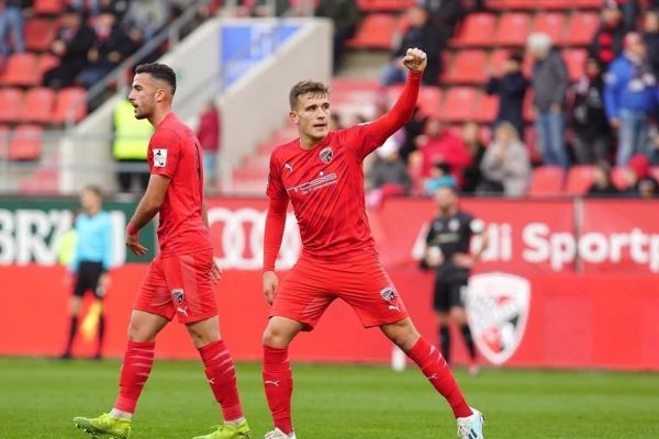 مهاجم دورگه ایرانی-آلمانی به پرسپولیس پیشنهاد شد