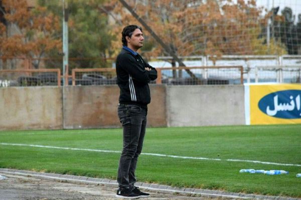 مربی تراکتور بازی تراکتور و ماشینسازی مانند رویارویی ۲ برادر است