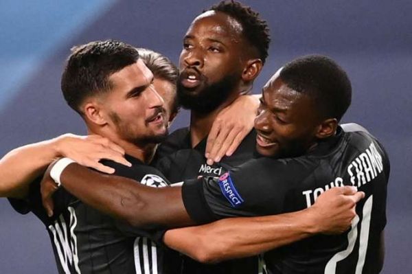 سرمربی لیون جنگ تاکتیکی را از پپ بردیم به بازیکنانم افتخار میکنم