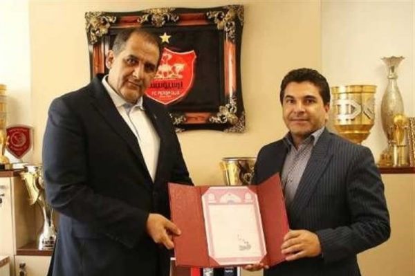 سند ورزشگاه درفشیفر به باشگاه پرسپولیس تحویل داده شد