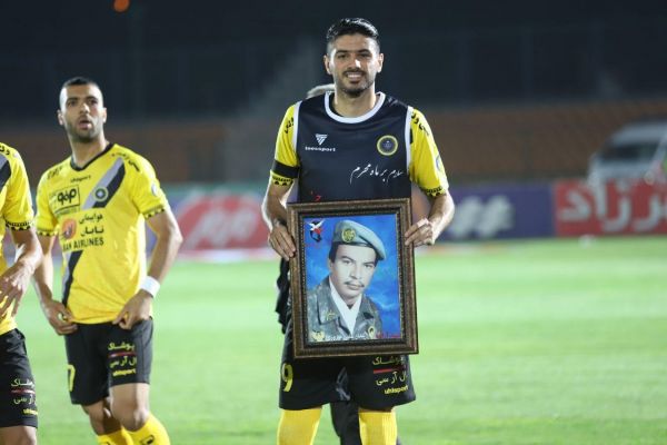  حواشی پیکان - سپاهان  اعتراض مربی پیکان به مغانلو  استقبال سپاهانی از محرم