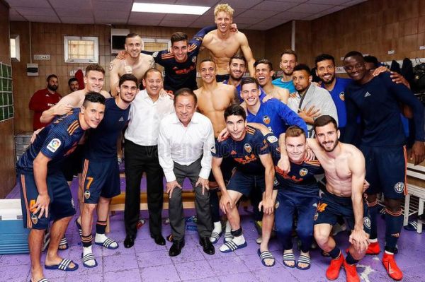  تظاهرات خیابانی هواداران والنسیا علیه مالک سنگاپوری تیمشان