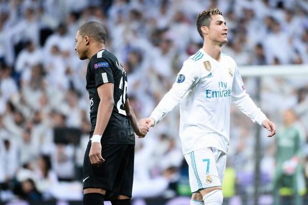 پائولتا امباپه بازیکنی است که همه او را مانند مسی و کریستیانو دوست دارند