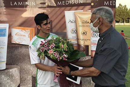 نخودكار مقابل دانشجويان از موقعيت ها استفاده نكرديم