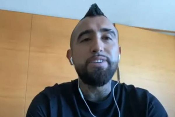 واکنش ویدال به حضور در لیست مازاد بارسلونا هیچکس مثل من نیست