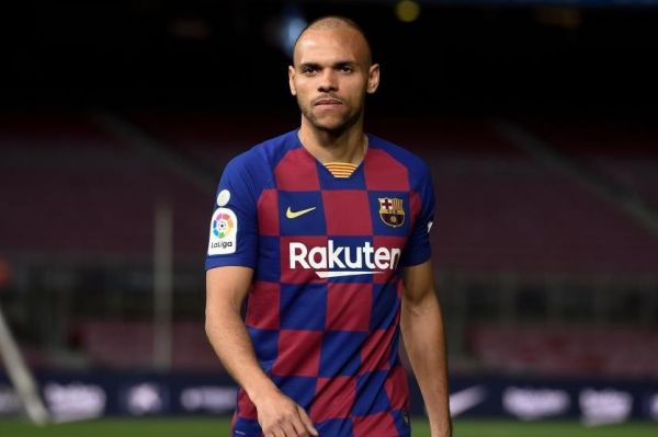 بریثویت نگفتم شماره ۱۰ مسی را میخواهم میخواهم تا سالها در بارسا بمانم