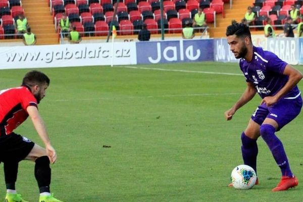 مهاجم سابق پرسپولیس به فوتبال ایران باز میگردد