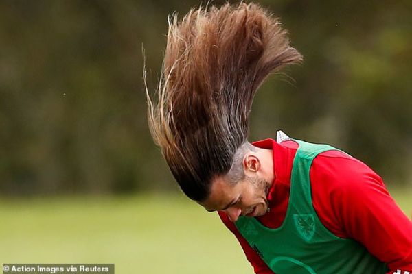  شگفت زدگی هواداران از موهای بلند و عجیب گرت بیل در تمرین ولز