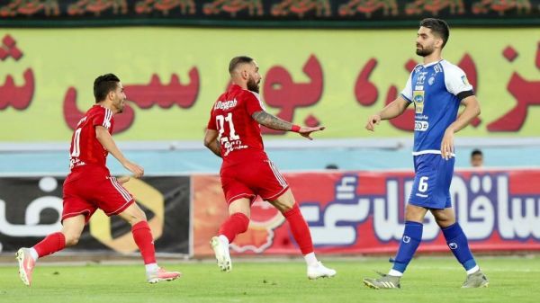  استقلال 2 - تراکتور 3  استقلال نیمه اول جام را به تراکتور داد  تراکتور برنده حذفی ترین جام