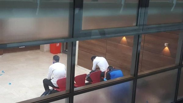  ناراحتی فرهاد مجیدی در رختکن پس از باخت به تراکتور در فینال جام حذفی