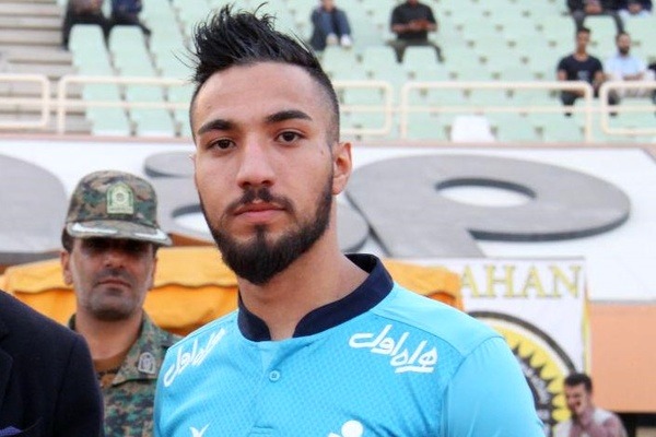 ۲ بازیکن جدید استقلال فردا معرفی میشوند