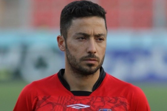 علی اصغر عاشوری، هافبک نساجی به گلگهر سیرجان پیوست