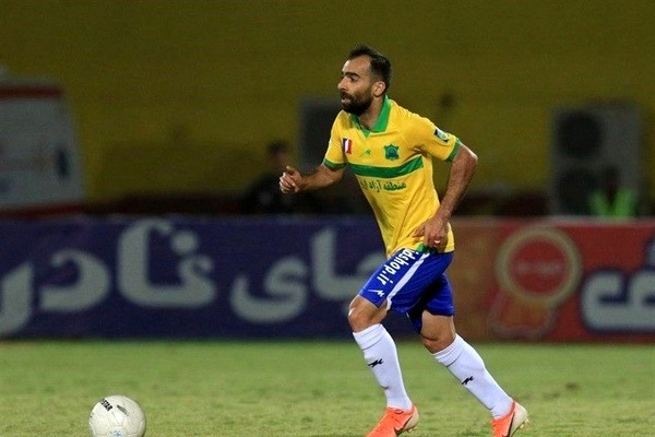 استقلال میلاد جهانی را از دست داد پیشنهاد ذوب، بیشتر از پیشنهاد سعادتمند